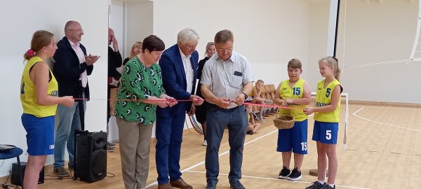 Atidaryta Biržų Kaštonų pagrindinės mokyklos Germaniškio pradinio ugdymo ir daugiafunkcio centro...