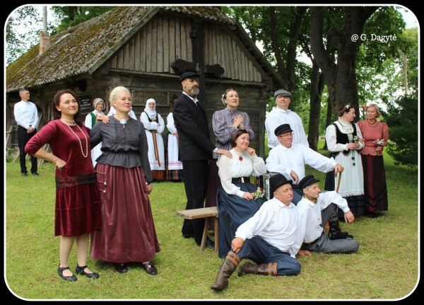 Kūrybinės veiklos 25-metį šventė Biržų kultūros centro Pabiržės skyriaus folkloro ansamblis „Žemyna“